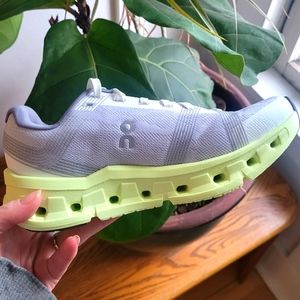 On CloudGo Running Shoes in Frost/Hay